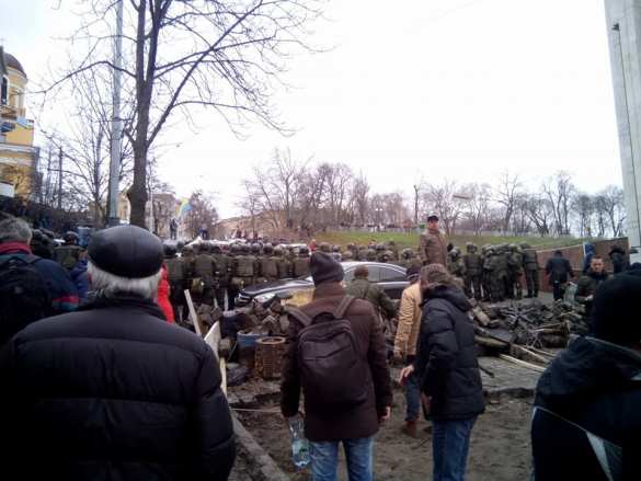 МихоМайдан: в центре Киева — новые стычки полиции и протестующих, растут баррикады (ФОТО, ВИДЕО) | Русская весна