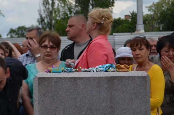 В Донецке установлен мемориал в память погибших от обстрелов ВСУ мирных жителей (ФОТОРЕПОРТАЖ) | Русская весна