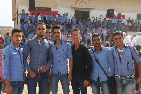 Тысячи людей выходят на улицы Сирии против оккупационных войск и в поддержку армии (ФОТО, ВИДЕО) | Русская весна