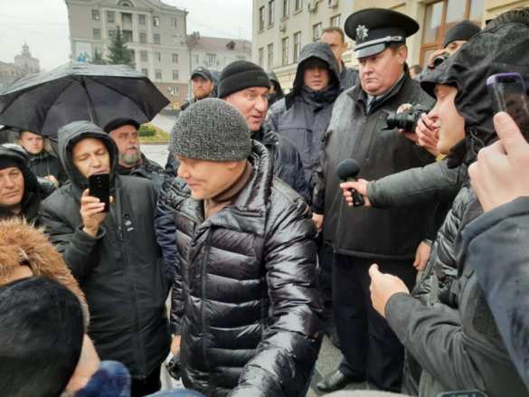 В Запорожье «АТОшники» и пророссийские активисты поспорили о мире на Донбассе (ФОТО) | Русская весна