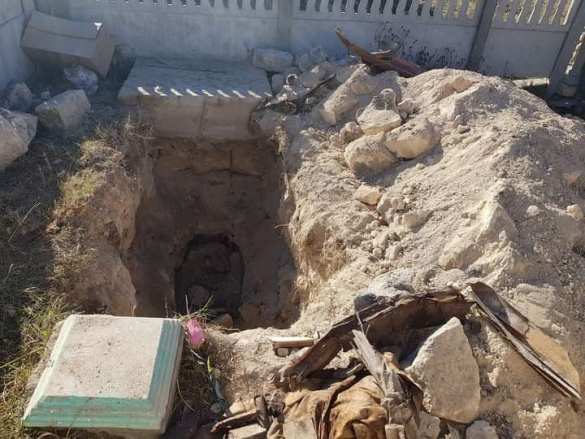 Армяне Карабаха увозят с собой останки своих родственников, покидая дома (ФОТО, ВИДЕО) | Русская весна