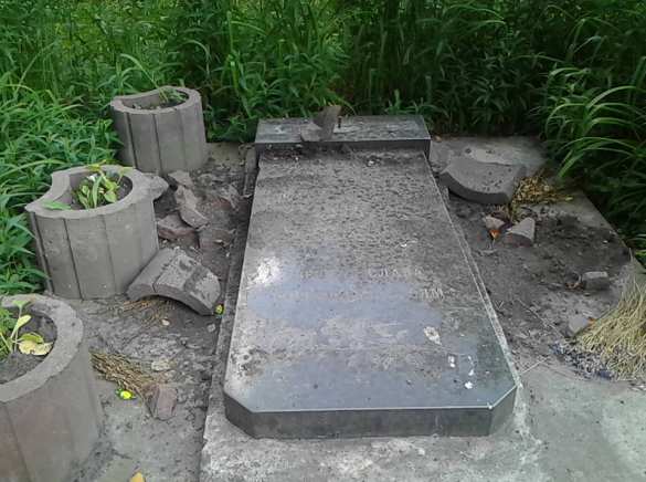 «ИГИЛ» по-украински: в Киеве уничтожили могилу неизвестного солдата (ФОТОФАКТ) | Русская весна