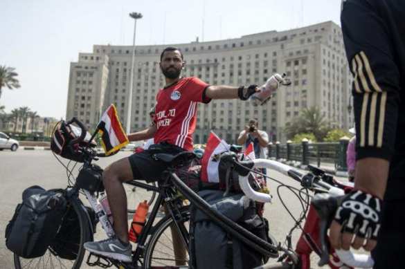 Египтянин выехал на ЧМ—2018 в Россию на велосипеде (ФОТО) | Русская весна