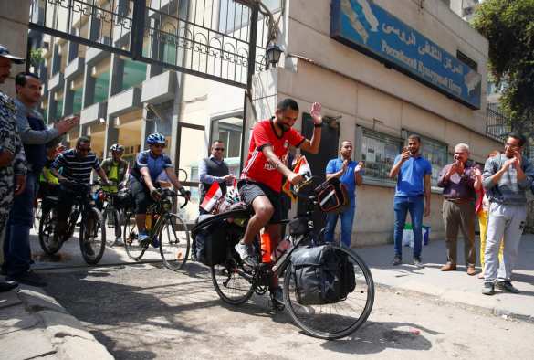 Египтянин выехал на ЧМ—2018 в Россию на велосипеде (ФОТО) | Русская весна