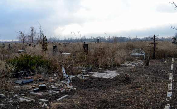 Cтрашные разрушения Иверского монастыря под Донецком: обстрелянный храм, разоренное кладбище (ФОТОЛЕНТА) | Русская весна