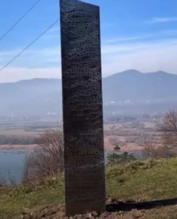 В Румынии обнаружили загадочную стелу, похожую на американскую (ФОТО, ВИДЕО) | Русская весна