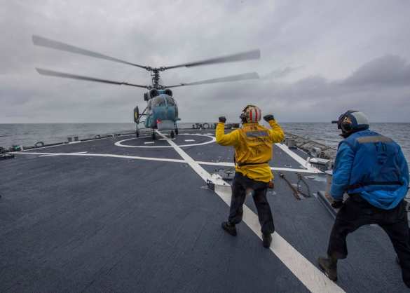Учения ВМС Украины и США в Черном море: «гвинтокрили» учились садиться на эсминец (ФОТО) | Русская весна