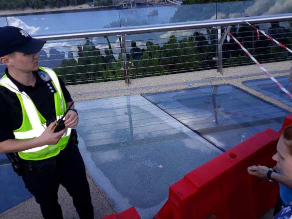 «Сказать, я злой — ничего не сказать»: Кличко пообещал найти повредивших «его мост» (ФОТО, ВИДЕО) | Русская весна