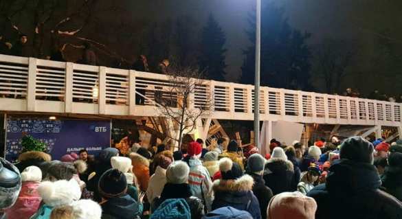 СРОЧНО: в московском Парке Горького обрушился мост, есть пострадавшие (+ВИДЕО, ФОТО) | Русская весна