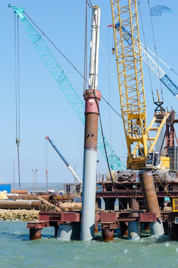Строители приступили к сооружению опор в акватории Крымского моста (ФОТО) | Русская весна