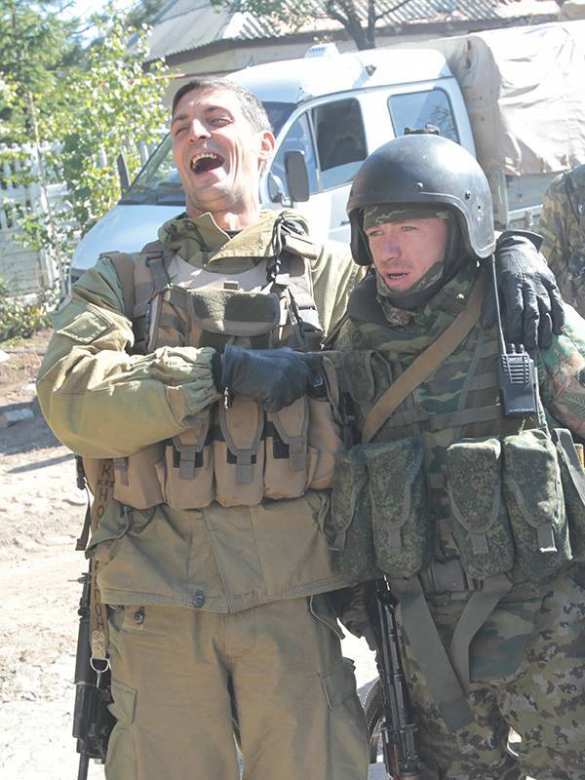 Наступают танки ополченцев, Моторола то и дело уходит в бой (репортаж с передовой) | Русская весна