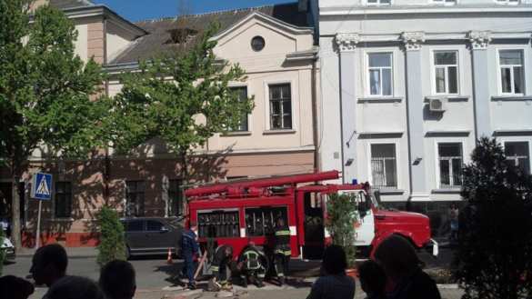 В мэрии Тернополя сжигают документы (ФОТО) | Русская весна