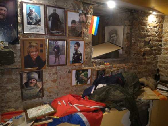 Сила есть, ума не надо: правоохранители разгромили Музей Новороссии в Петербурге (ФОТО, ВИДЕО) | Русская весна