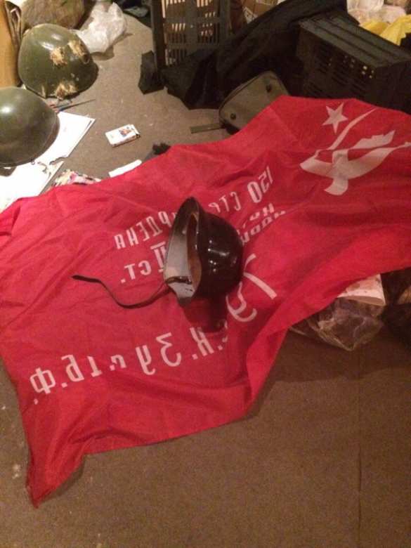 Сила есть, ума не надо: правоохранители разгромили Музей Новороссии в Петербурге (ФОТО, ВИДЕО) | Русская весна