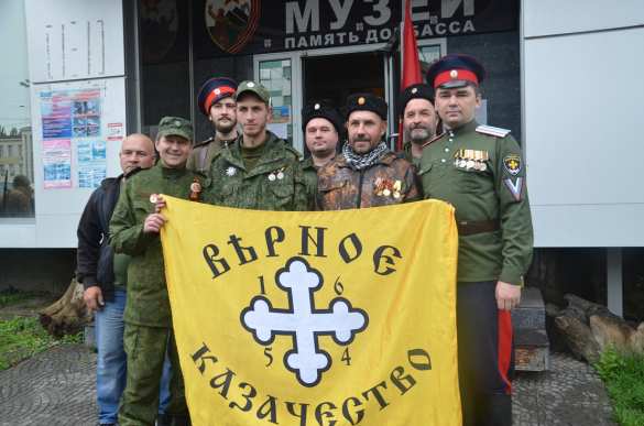 Ополченцы и молодёжь в одном строю: День Победы в Луганске (ФОТО) | Русская весна