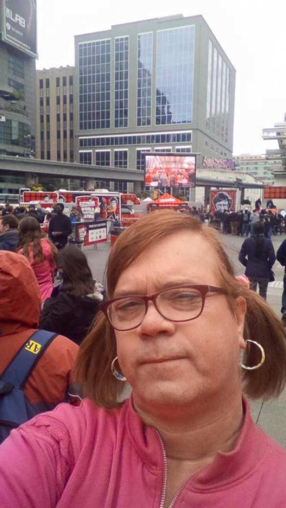 Их нравы: 52-летний канадец бросил семью и детей, решив, что он — 6-летняя девочка (ФОТО, ВИДЕО) | Русская весна