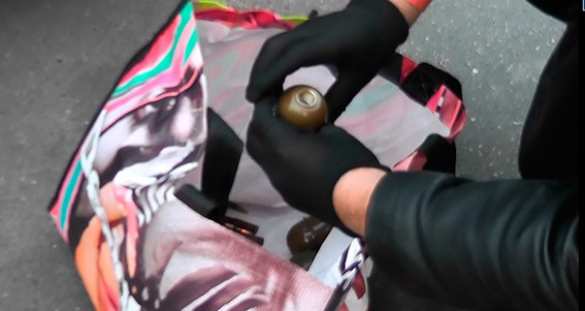 В Николаеве на рынке задержан военнослужащий ВСУ с гранатой в руках и сумкой боеприпасов, милиция оцепила территорию (ФОТО, ВИДЕО) | Русская весна