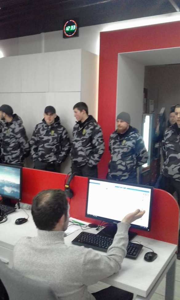 Нацдружины «взяли под охрану» украинский телеканал (ФОТО, ДОКУМЕНТ) | Русская весна