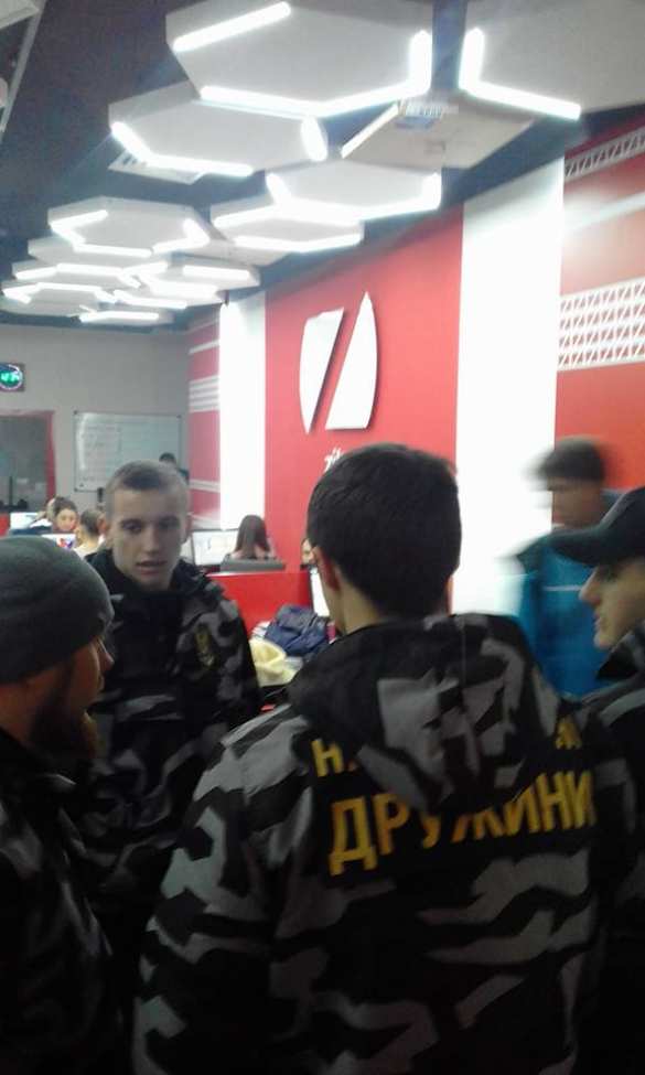 Нацдружины «взяли под охрану» украинский телеканал (ФОТО, ДОКУМЕНТ) | Русская весна