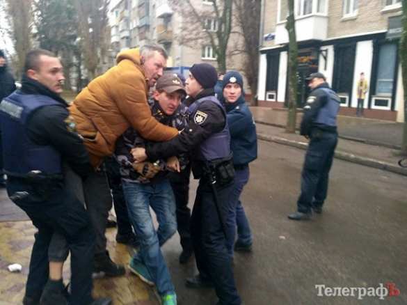 Боевики «Нацкорпуса» напали на полицейских в Кременчуге (ФОТО, ВИДЕО 18+) | Русская весна