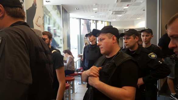 Неонацисты напали на израильтянина после марша гомосексуалистов (ФОТО) | Русская весна