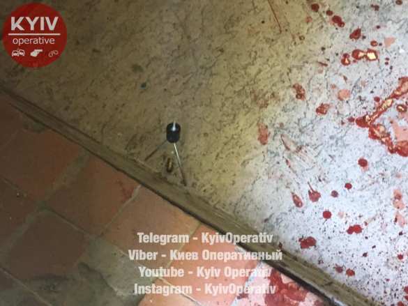 В киевском ЖЭКе бандиты расстреляли мужчину и отобрали у него 200 тысяч (ФОТО, ВИДЕО 18+) | Русская весна