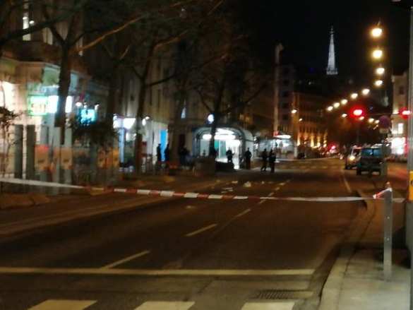 В Австрии афганец с ножом атаковал прохожих, ранены мужчины, женщина и ребёнок — подробности (ФОТО) | Русская весна