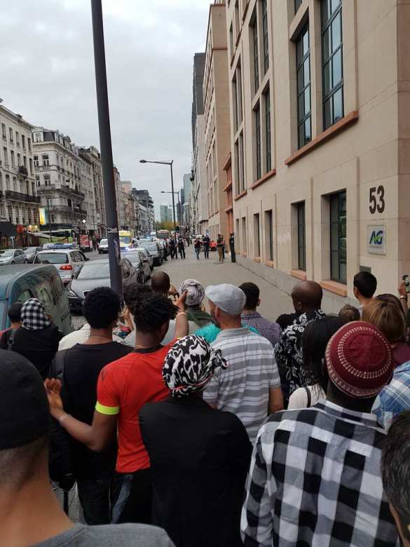 В Брюсселе вооруженный мачете сомалиец напал на военный патруль (ФОТО, ВИДЕО) | Русская весна