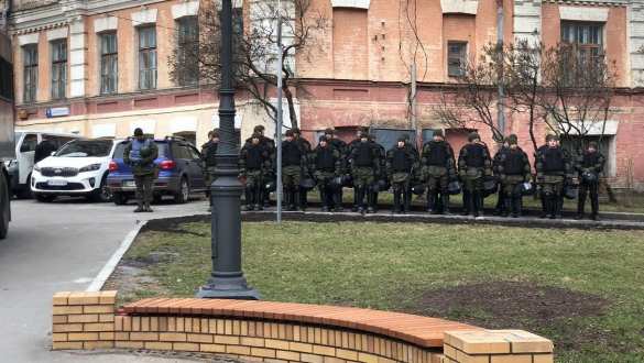 Империя готовит ответный удар: в оцепленный центр Киева свозят людей (ФОТО, ВИДЕО) | Русская весна