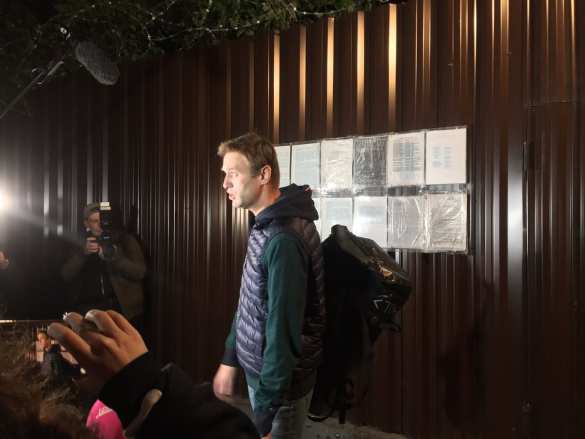 Навальный вышел из спецприёмника (ФОТО, ВИДЕО) | Русская весна