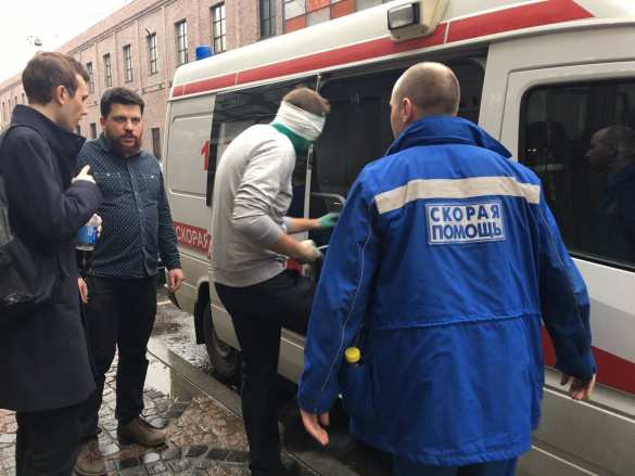 Навального госпитализировали после нападения с зеленкой (ФОТО) | Русская весна