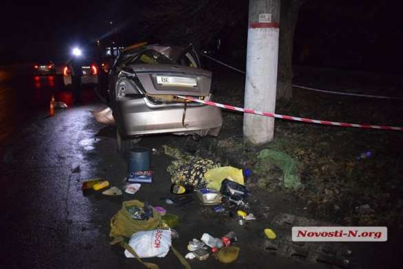 Пьяный военный в Николаеве снёс столб и сбежал (ФОТО, ВИДЕО) | Русская весна