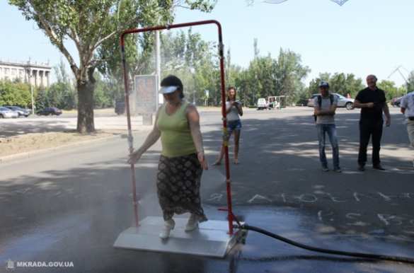 Майдан стоял не зря — в центре Николаева открылся бесплатный душ (ФОТО) | Русская весна