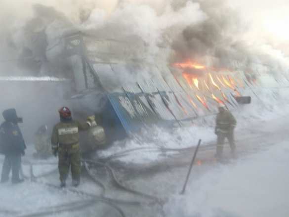 Восемь человек погибло при пожаре на складе под Новосибирском (ФОТО) | Русская весна