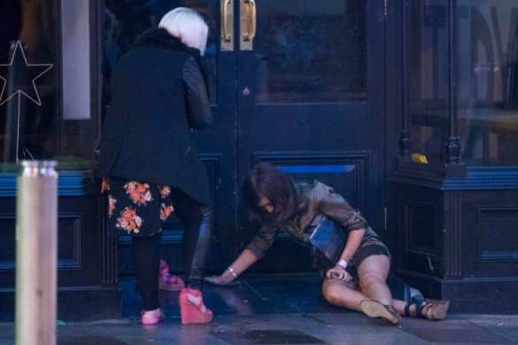 Полуголые девушки, мордобой и завалы из пьяных тел: как отпраздновали Новый год в Британии (ФОТО) | Русская весна