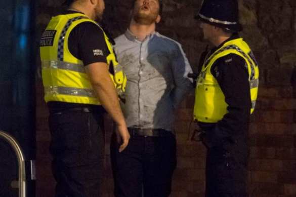 Полуголые девушки, мордобой и завалы из пьяных тел: как отпраздновали Новый год в Британии (ФОТО) | Русская весна