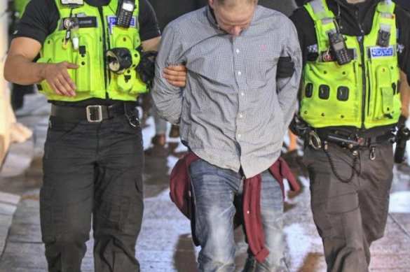 Полуголые девушки, мордобой и завалы из пьяных тел: как отпраздновали Новый год в Британии (ФОТО) | Русская весна