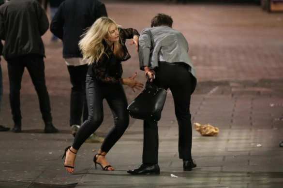 Полуголые девушки, мордобой и завалы из пьяных тел: как отпраздновали Новый год в Британии (ФОТО) | Русская весна