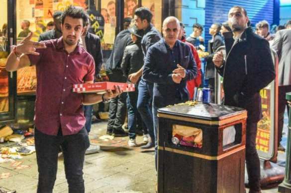 Полуголые девушки, мордобой и завалы из пьяных тел: как отпраздновали Новый год в Британии (ФОТО) | Русская весна