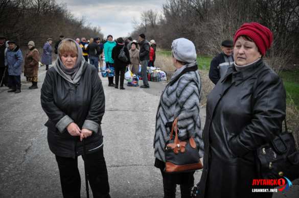 «Киев толкает людей на минные поля» — заявление Народной милиции ЛНР о ситуации у Первомайска и н. п. Золотое (ФОТО) | Русская весна