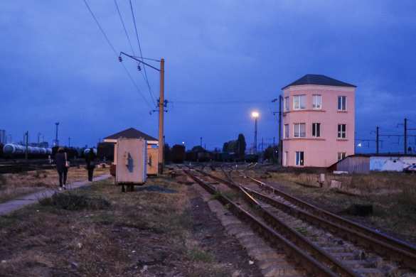 В Киеве на рельсах нашли обезглавленное тело сотрудницы «Укрзализныци» (ФОТО, ВИДЕО) | Русская весна