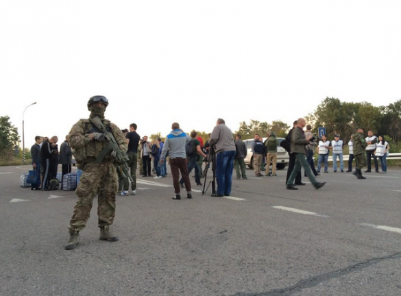 Между ДНР и Киевом состоялся очередной этап обмена пленными (добавлено фото) | Русская весна