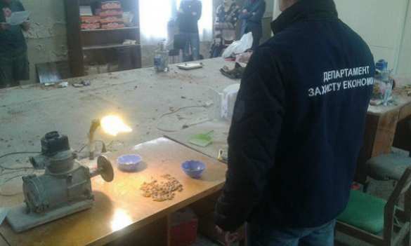 Куда стекается добытый янтарь: на Украине обнаружили подпольный завод и изъяли 300 кг камня (ФОТО) | Русская весна