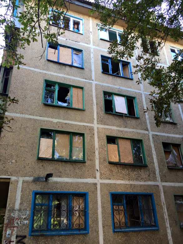 Ночной обстрел Донецка: ранена женщина, разбиты дома (ФОТО, ВИДЕО) | Русская весна