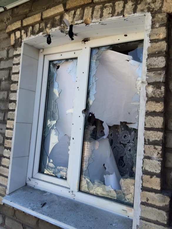 Ночной обстрел Донецка: ранена женщина, разбиты дома (ФОТО, ВИДЕО) | Русская весна