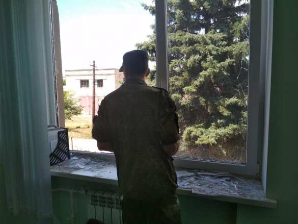 Последствия разрушительного обстрела Докучаевска украинскими оккупантами (ФОТОРЕПОРТАЖ) | Русская весна