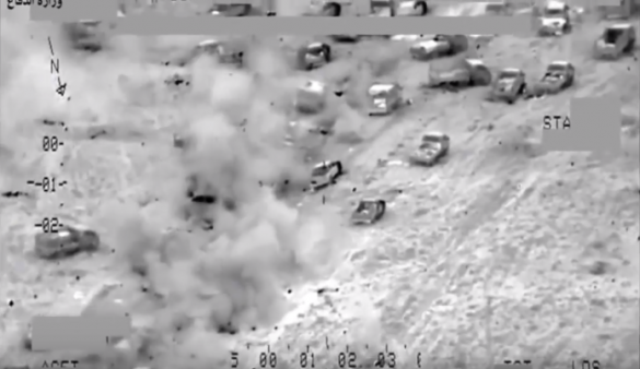 Впечатляющие кадры: Ми-28 и Ми-35 уничтожили большой конвой ИГИЛ (ВИДЕО, ФОТО 18+) | Русская весна