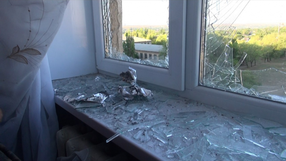 ВСУ обстреляли мирных жителей в посёлке шахты Абакумова (ФОТО, ВИДЕО) | Русская весна