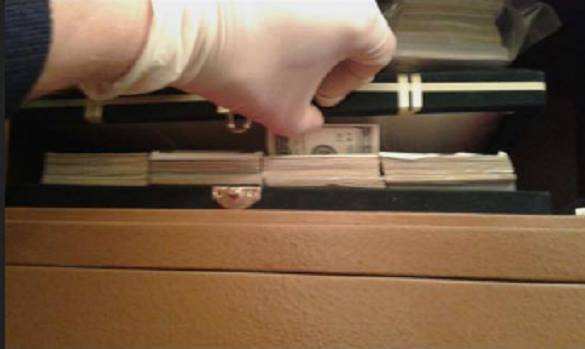 Обыск у замгубернатора Николаевщины: найдено золото и фашистские кресты (+ФОТО) | Русская весна