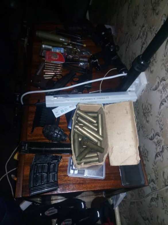 Реформа удалась: Офицер украинской полиции создал наркопритон, где обнаружили военного, сотрудника ИВС и экс-полицейского (ФОТО) | Русская весна